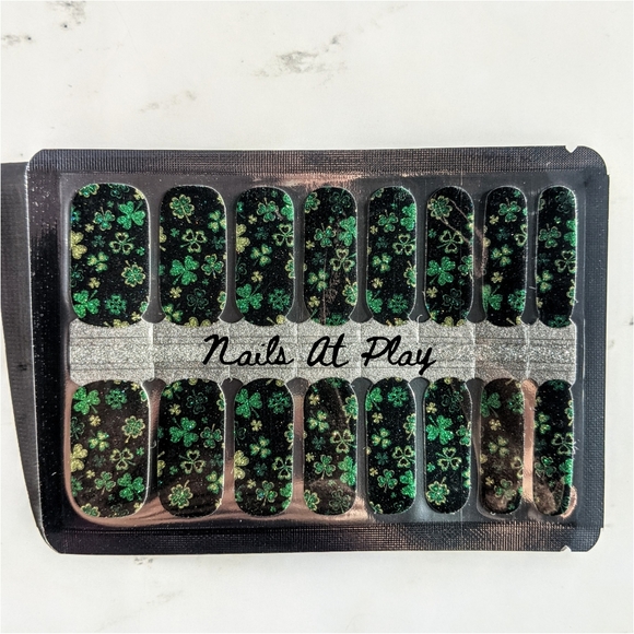 5 for $15 Nail Wraps- 4 Leaf 🍀 Clover - Picture 1 of 5